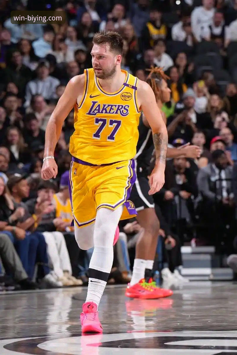 东契奇43分引领湖人进攻狂潮，必赢体育平台v2.6.0版本下的赛事深度解析